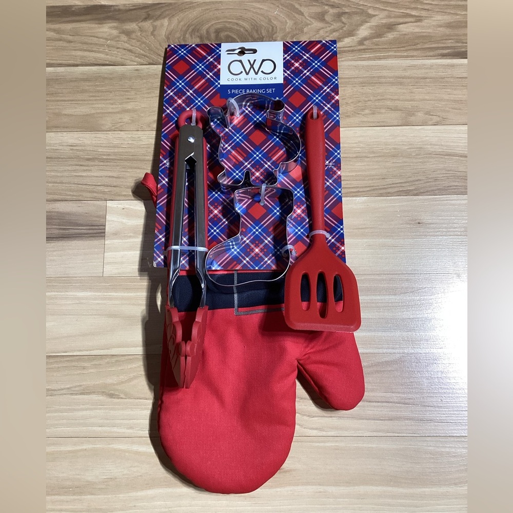 Cook with Color 5 Piece Baking Set - Christmas